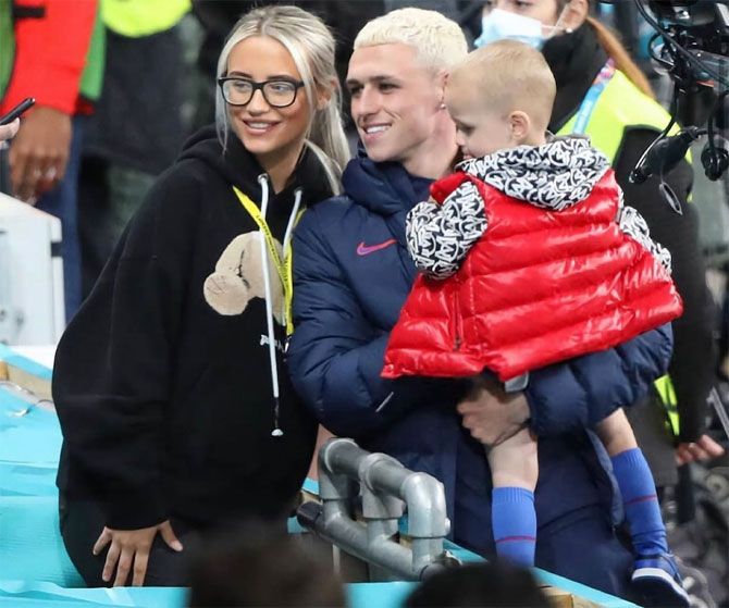 Bạn gái Phil Foden Rebecca Cooke chịu nhiều sóng gió vì thói trăng hoa của bạn trai #3 tại BONGDALU Bạn gái Phil Foden Rebecca Cooke